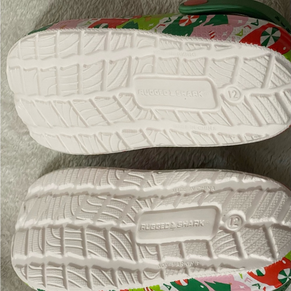 Holiday  Kids Printed Clogs size 12 - Picture 3 of 4